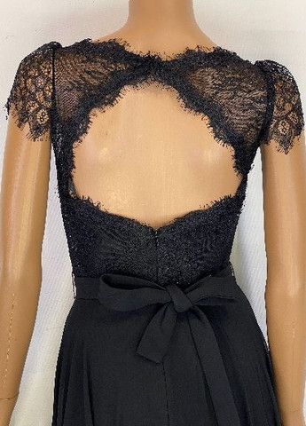 Черное вечернее платье с открытой спиной Mascara с цветочным принтом