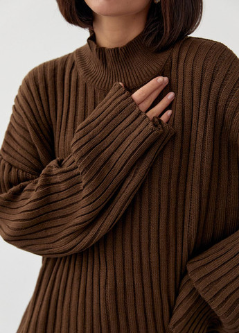 Темно-коричневий зимовий жіночий в'язаний светр oversize в рубчик Lurex