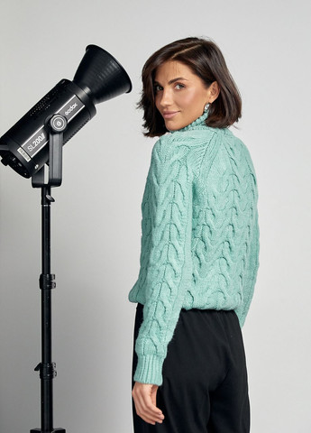 М'ятний зимовий жіночий светр із великої в'язки в кіску Lurex