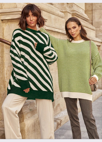 Зеленый удлинённый свитер в зелёную полоску Dressa
