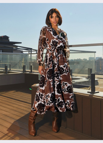 Коричневое платье коричневого цвета с принтом и юбкой-полусолнце Dressa