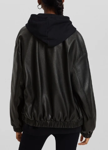 Черная демисезонная куртка Bershka