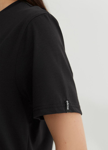 Черная всесезон женская футболка с коротким рукавом Garne