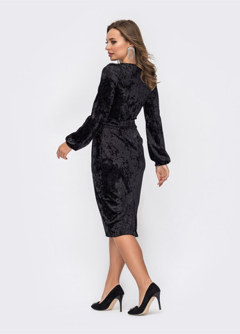 Чорна облягаюча сукня-міді з оксамиту чорна Dressa