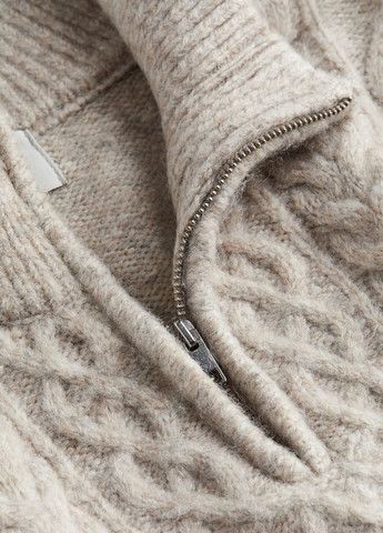 Серо-бежевый зимний свитер H&M