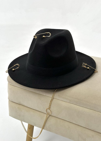 Капелюх Федора з булавками та ланцюжком чорний з регулюванням розміру No Brand (272821459)