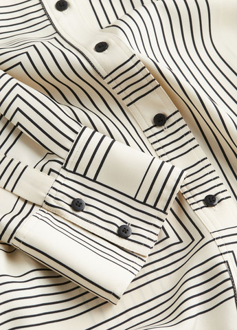 Молочная кэжуал рубашка с абстрактным узором H&M