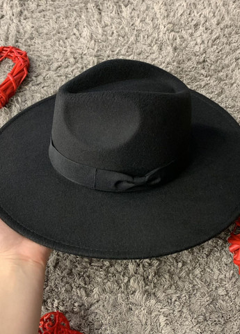 Шляпа Федора с широкими полями 9,5 см черная унисекс с бантом No Brand (272821446)