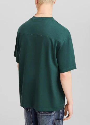 Зеленая футболка Bershka