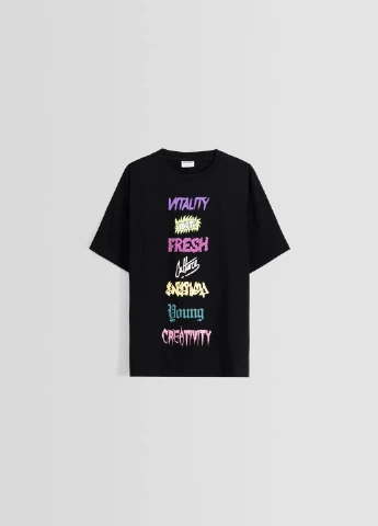 Черная футболка Bershka