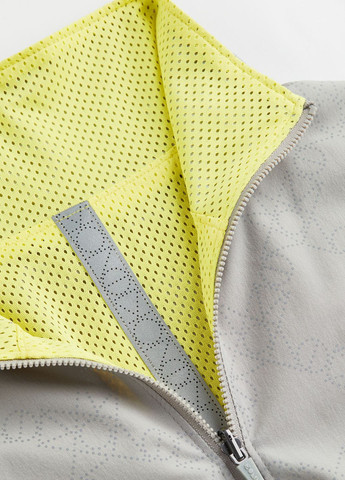 Світло-сіра демісезонна куртка спортивна H&M SPORT
