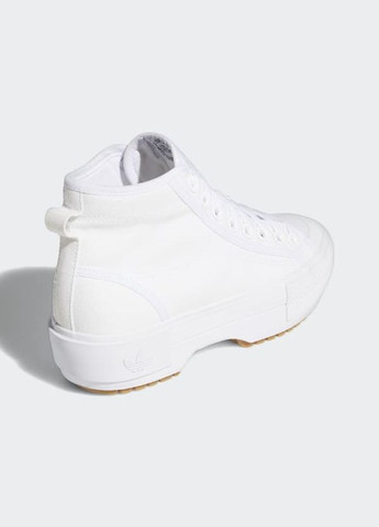 Белые демисезонные белые кроссовки nizza trek shoes adidas