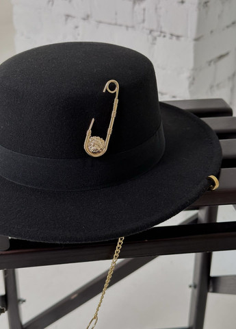 Шляпа канотье с декором: цепочкой, пирсингом, булавкой No Brand (275394878)