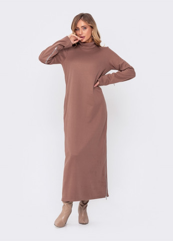 Бежевое длинное платье бежевого цвета с молниями по бокам Dressa