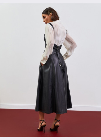 Зимний женский кожаный расклёшенный сарафан-миди чёрный Dressa