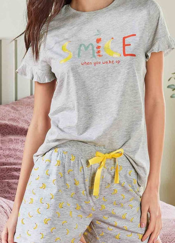 Светло-серая всесезон пижама футболка + шорты Esmara