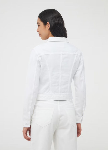 Белая демисезонная куртка стограммовка жен Terranova