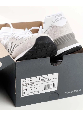 Білі чоловічі кросівки 574 ml574evw демісезон New Balance