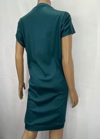 Зеленое коктейльное плаття платье-футболка No Brand однотонное