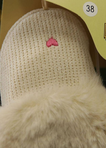 Бежевые домашние тапочки Fashion