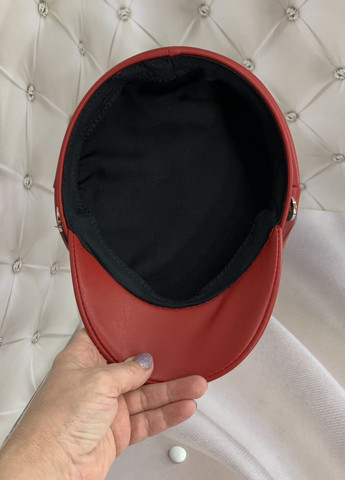 Женская кепка картуз из кожзама со стразами с регулировкой размера No Brand (276525651)
