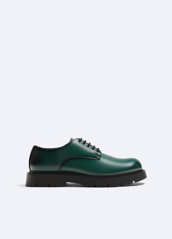 Зеленые классические туфли Zara