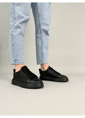 Чорні шкіряні жіночі кеди VZUTIK