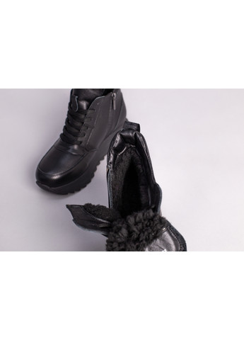 Чорні всесезонні шкіряні жіночі кросівки на хутрі VZUTIK