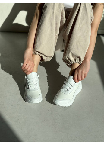 Белые всесезонные кожаные женские кроссовки VZUTIK