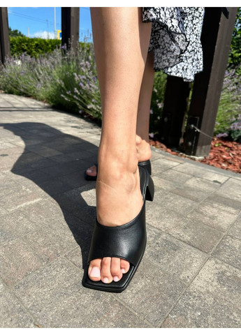 Черные кожаные женские сабо VZUTIK