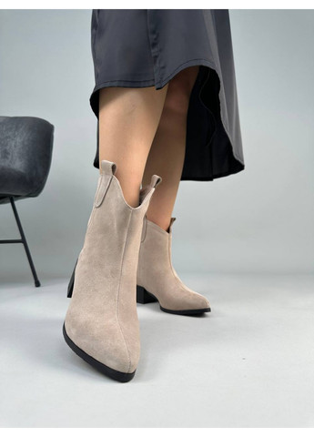 Осенние замшевые женские казаки на каблуке VZUTIK