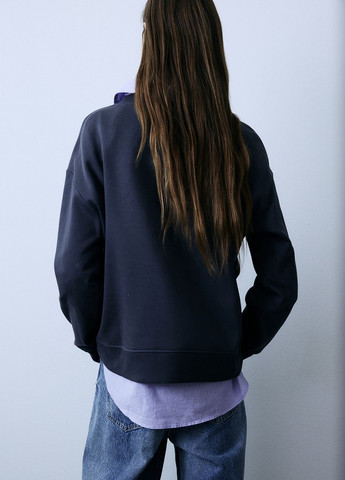 Свитшот H&M - крой рисунок темно-синий кэжуал - (277041616)