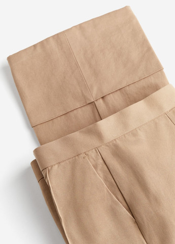 Бежевые классические демисезонные брюки H&M