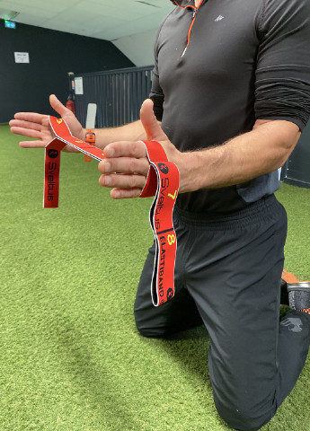 Эспандер для фитнеса красный, 10 кг + QR код (SLTS-0006) Sveltus Elastiband (256606538)