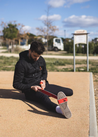 Эспандер для фитнеса красный, 10 кг + QR код (SLTS-0006) Sveltus Elastiband (256606538)