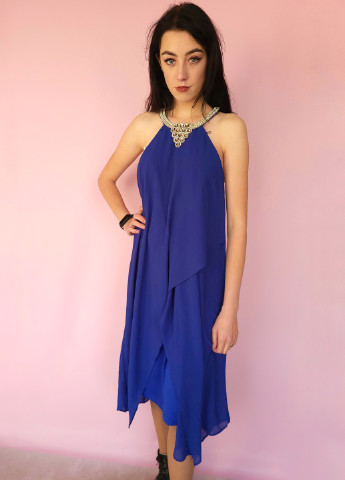 Синее платье однотонное с украшением No Brand