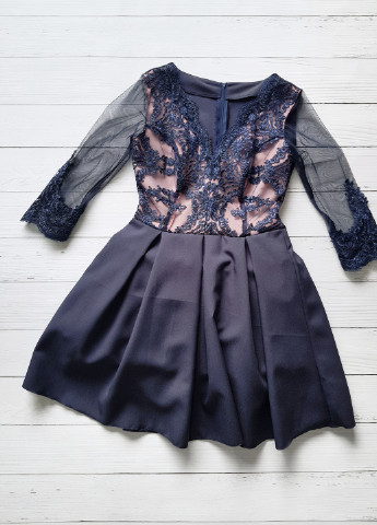 Темно-синее нарядное платье темно-синее с кружевом No Brand