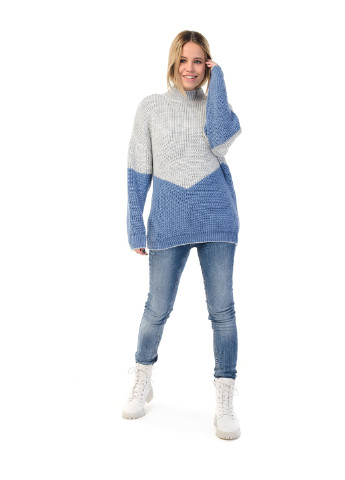 Голубой женский свитер с воротником стойкой SVTR
