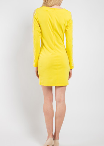 Желтое кэжуал черное короткое платье с кружевом Daniela Fargion однотонное