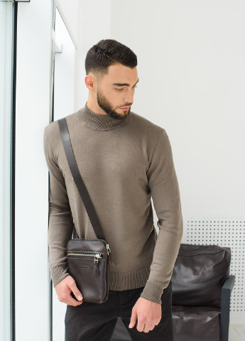 Кофейный мужской свитер с воротником "стойка" SVTR