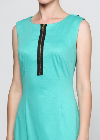 Зеленое оригинальное зеленое платье с шикарной спинкой Zean