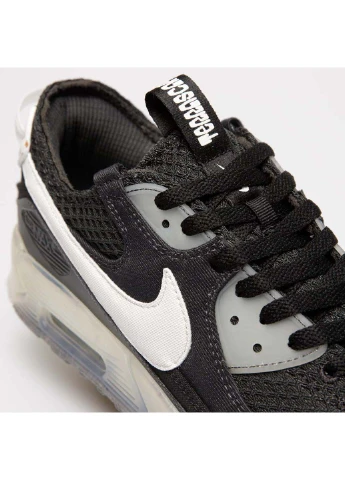 Черно-белые демисезонные кроссовки Nike