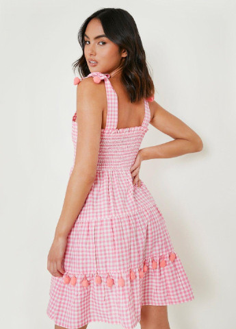 Рожева сукня-сарафан в клітинку Boohoo