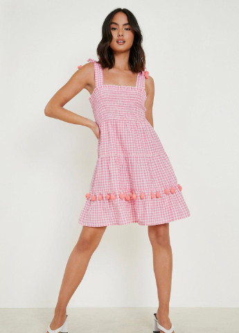 Рожева сукня-сарафан в клітинку Boohoo