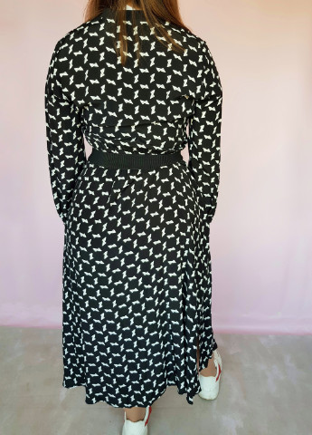 Черно-белое платье миди в геометричный принт Piena