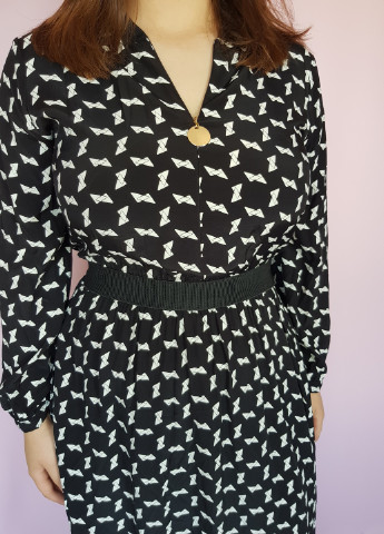 Черно-белое платье миди в геометричный принт Piena