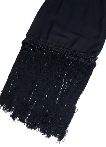 Черное платье черное с бахромой внизу No Brand