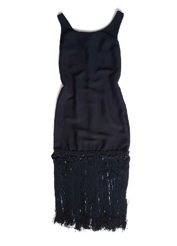 Черное платье черное с бахромой внизу No Brand