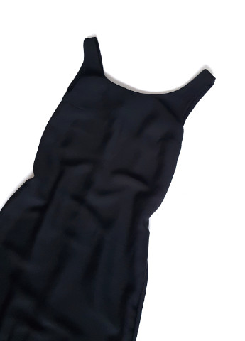 Черное платье черное с бахромой внизу No Brand