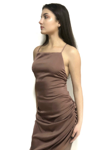 Коричневое платье коричневое на бретельках с открытой спинкой Nelly